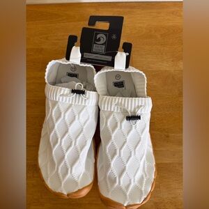 New Wave Aqua Sock Yoga Water Sports Barefoot Shoe White Mens 11
